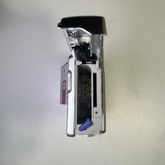 Sony Cyber-shot DSC-W90 8.1MP CCD Carl Zeiss Lens Compact Digital Camera *READ* - Picture 8 of 14